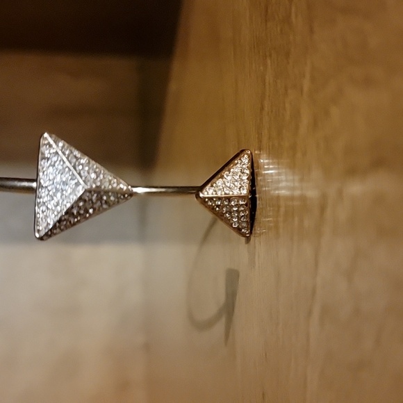 Nwot gold bangle - Picture 6 of 8